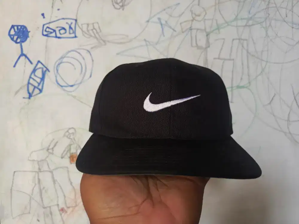 VINTAGE 90s NIKE SWOOSH SNAPBACK - Made in Taiwan - Green Underbrim