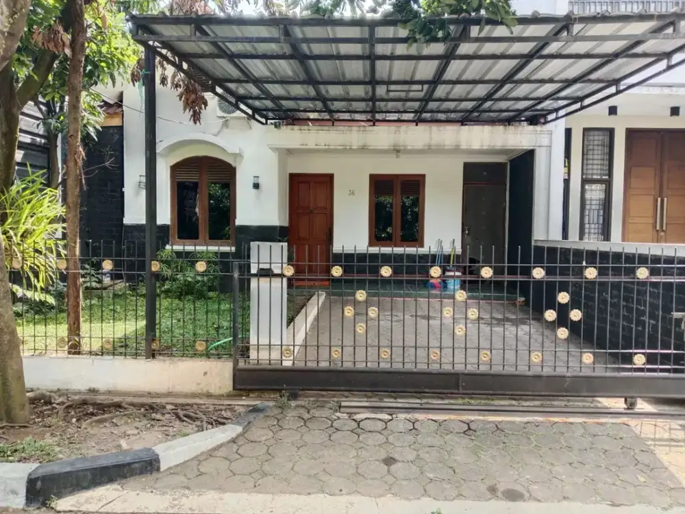 DISEWAKAN RUMAH BERSIH TERAWAT FULL FURNIS DI KOMPLEK TANJUNGSARI ANTAPANI KOTA BANDUNG