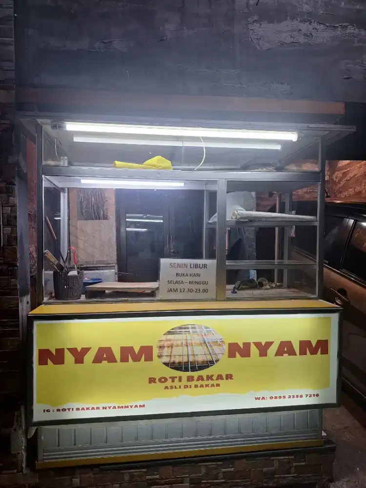 Rombong bekas Roti bakar