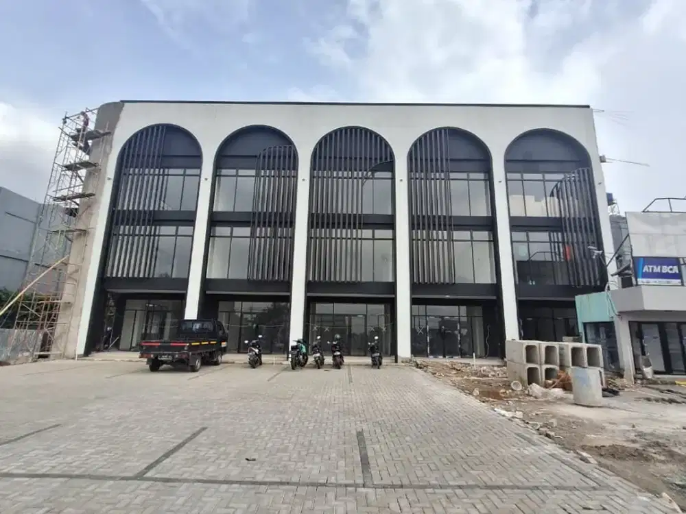Dijual/Disewakan Ruko 4,5 Lantai Brand New di Interchange Karawang Barat