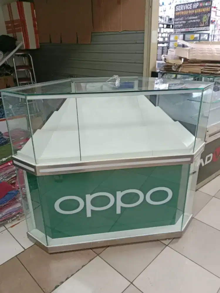 Lemari etalase toko handphone