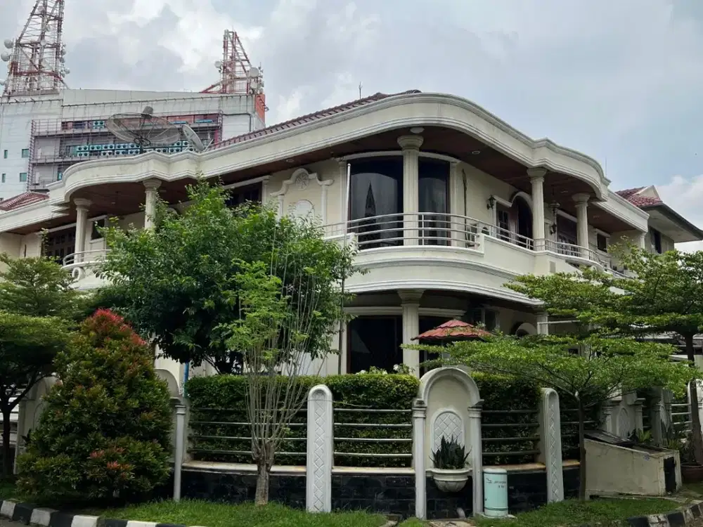 Dijual rumah hook ada private pool di Perum Tanjung Barat Indah, Jaksel