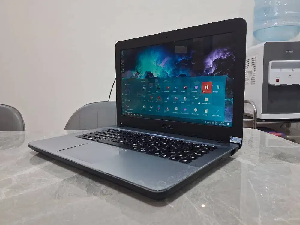 Laptop ASUS i3 Gen 6 8GB VGA 920MX DualRender SSD ReadyUp Win ORI