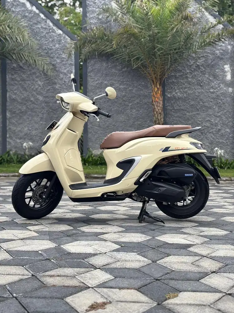 Honda Stylo 160 CBS Keyless 2025 Cream Koko Motor