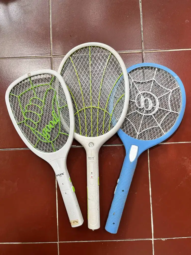 (GRATIS) 3 Pcs Raket Nyamuk - Kondisi Rusak/Bahan Servis