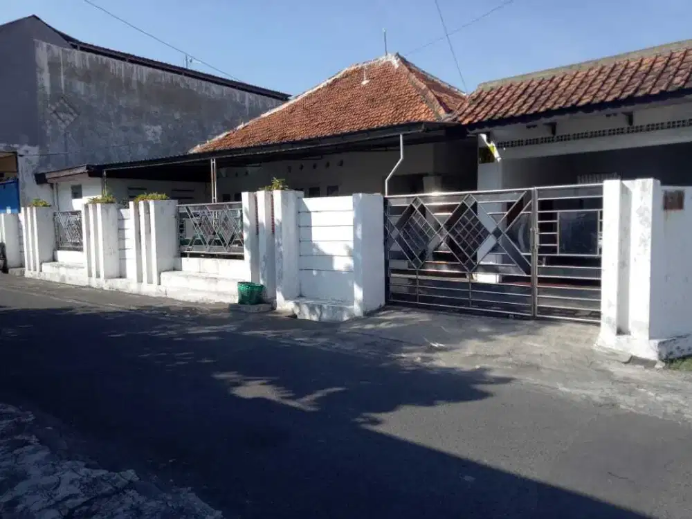 RUMAH SERENGAN DEKAT THE PARK MALL