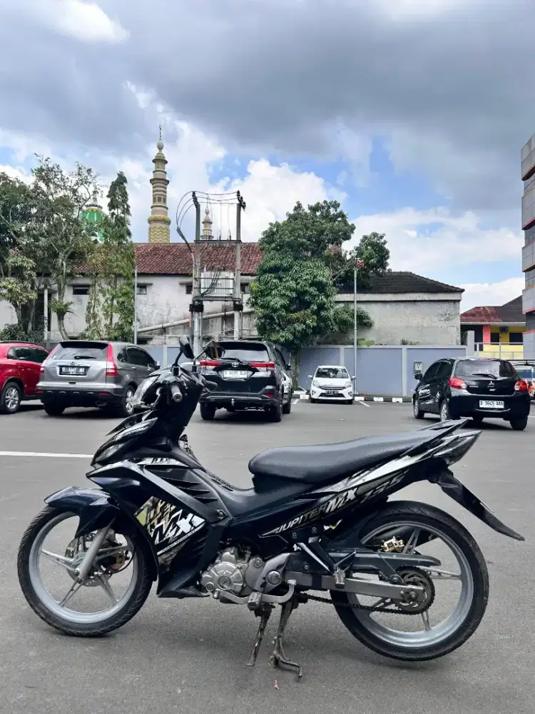 Yamaha Jupiter MX tahun 2011 Warna Hitam
