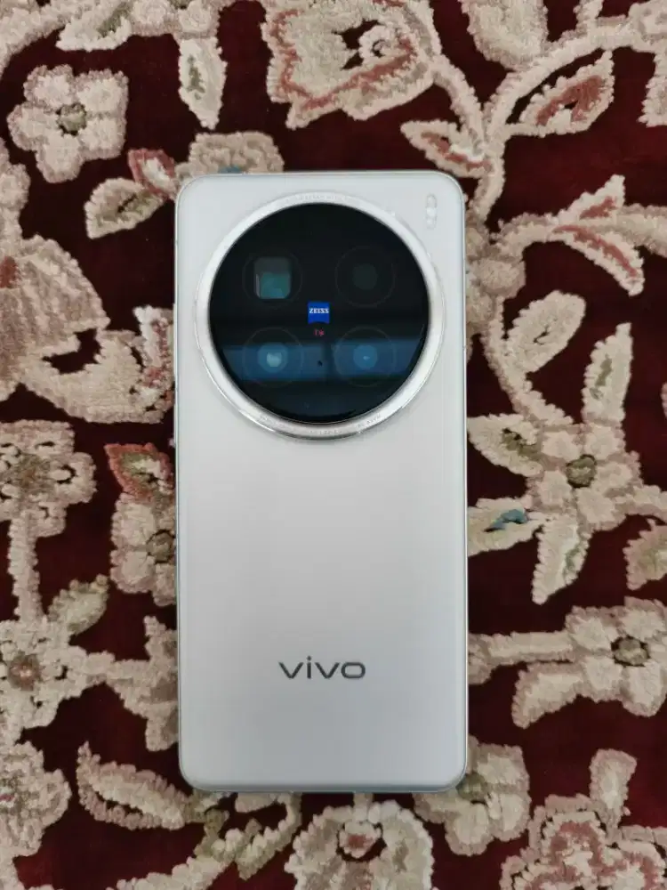 Vivo x200 pro like new