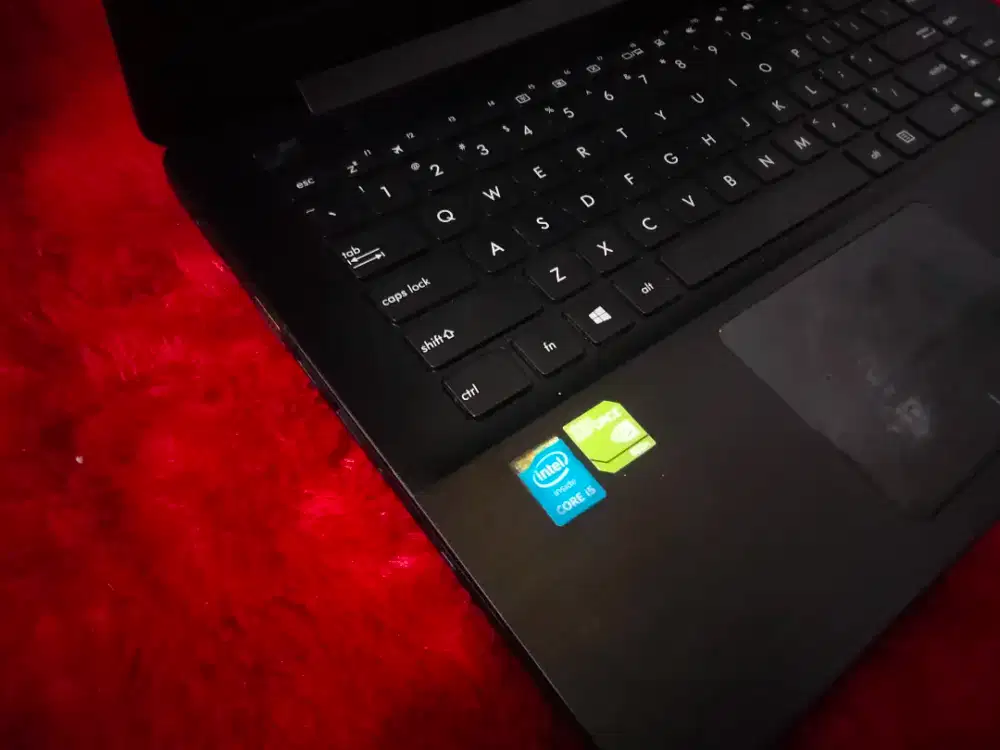 Laptop Asus X455l/Intel core i5-5200u/RAM12GB/256gb/VGA Nvidia 920mx