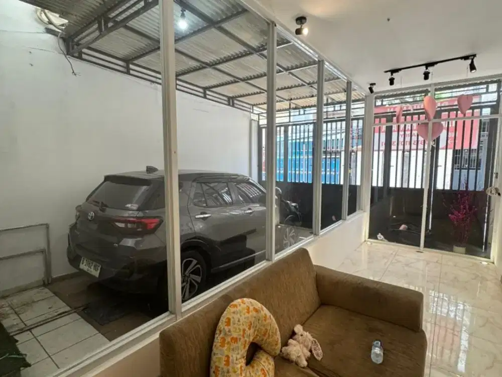 Rumah Sewa Jelambar 3 Lantai Rapi