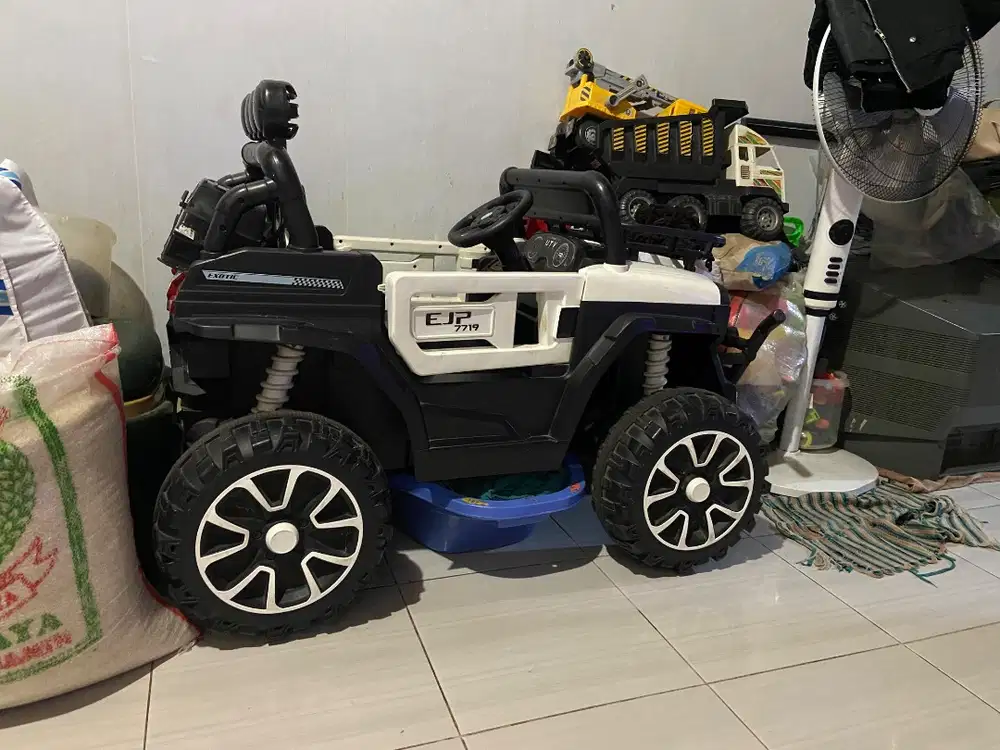 Jual mobil aki jeep ( EJP-7719)