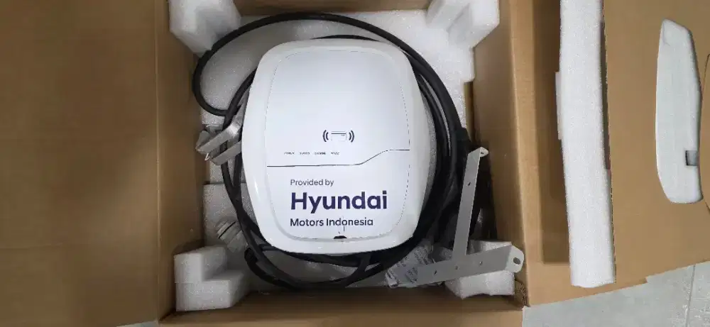 CHARGER mobil listrik Hyundai