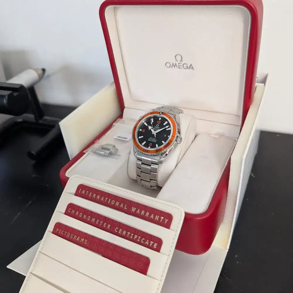 omega  seamaster planet ocean Ref 2208.50