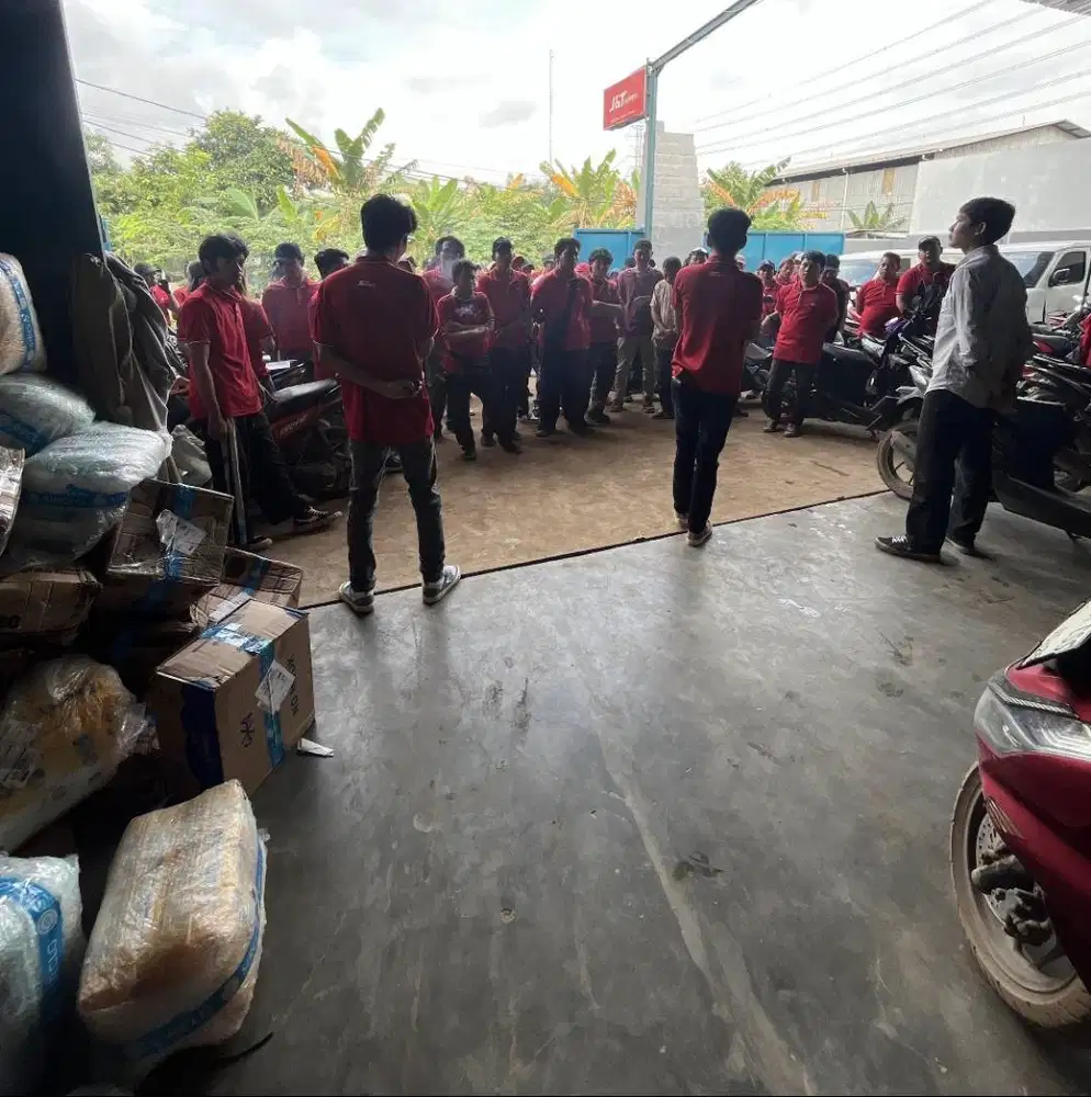 LOKER KURIR PAKET DAN  SORTIR PAKET GUDANG