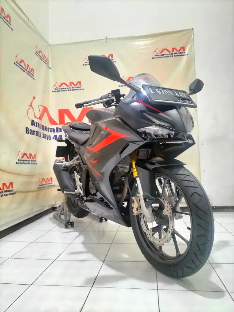 Km 2 ribu Honda New CBR 150 Tahun 2021 warna Hitam