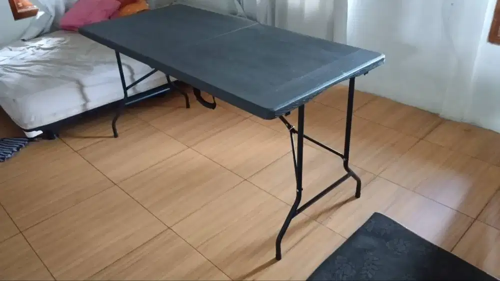 Meja Lipat Outdoor Hitam Ukuran 152 x 70 x 74 cm