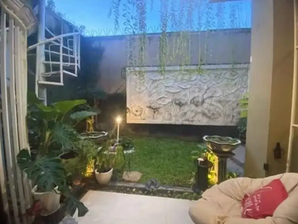 Rumah Ketintang Siap Huni Strategis Dekat UNESA