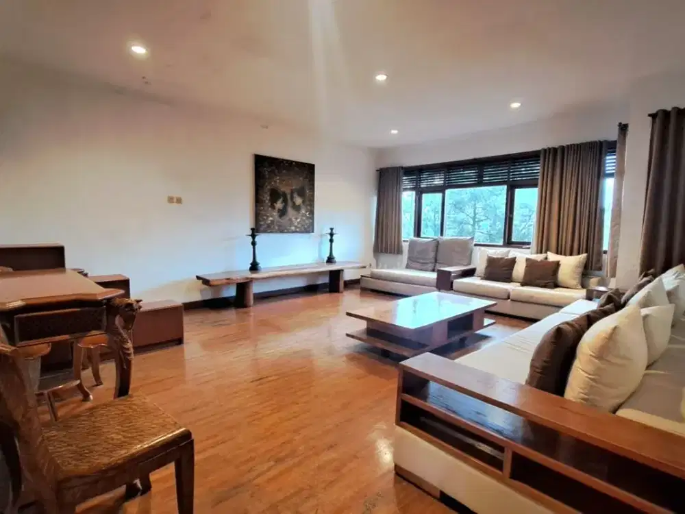 A136 Jual BU Rumah Villa Bagus Banget di Dago Bandung Seberang SwissBell