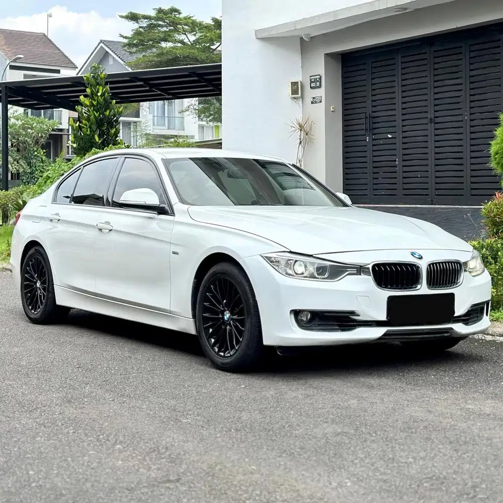 (CASH) BMW 320i F30 2015