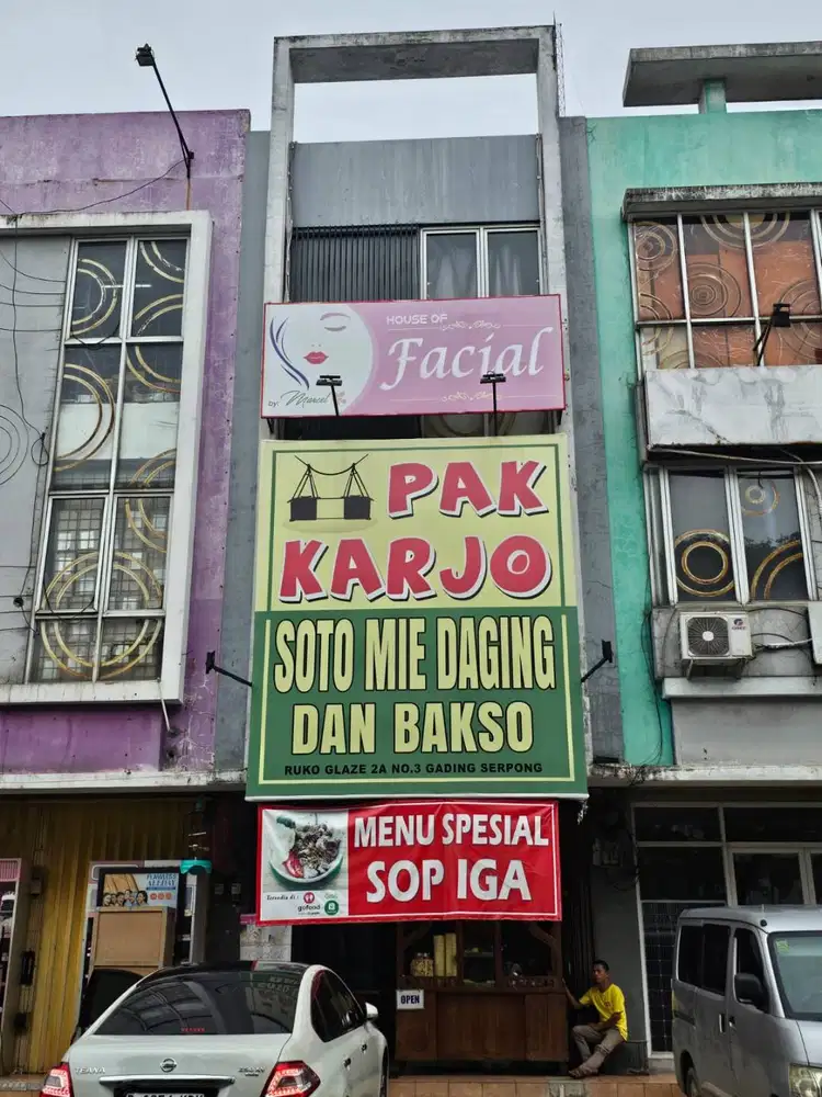 Ruko 3 Lantai Hadap Jalan Raya di Glaze Gading Serpong