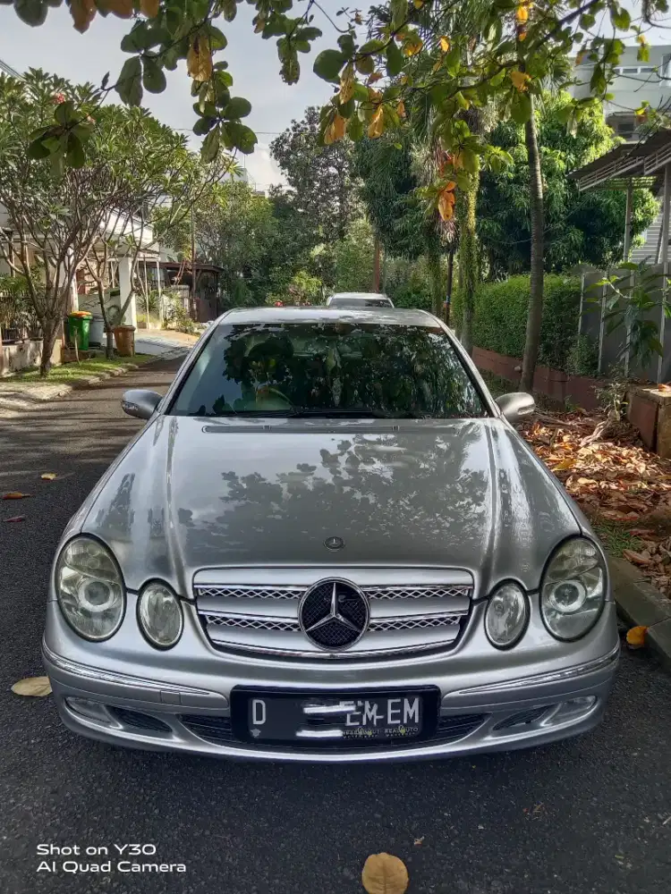 Dijual mobil Mercedes Benz w211 E260 2004. Kondisi premium.