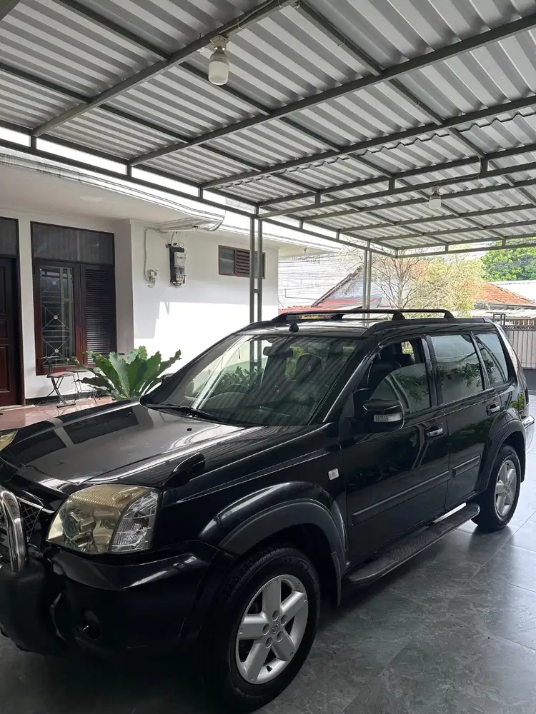 Nissan X-Trail Matic 2500 cc Mulus Siap Pakai, Pajak Hidup