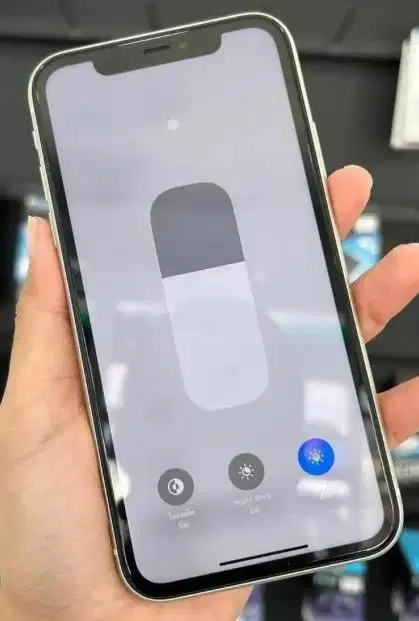 IPHONE 11 WARNA PUTIH