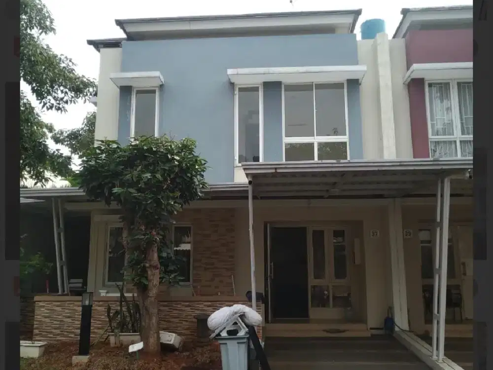 Dijual Rumah Posisi Hoek Siap Huni di Cluster Thomson