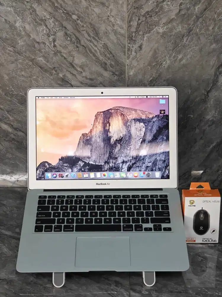 MacBook Air 2015 i7 8GB – Mulus & Normal