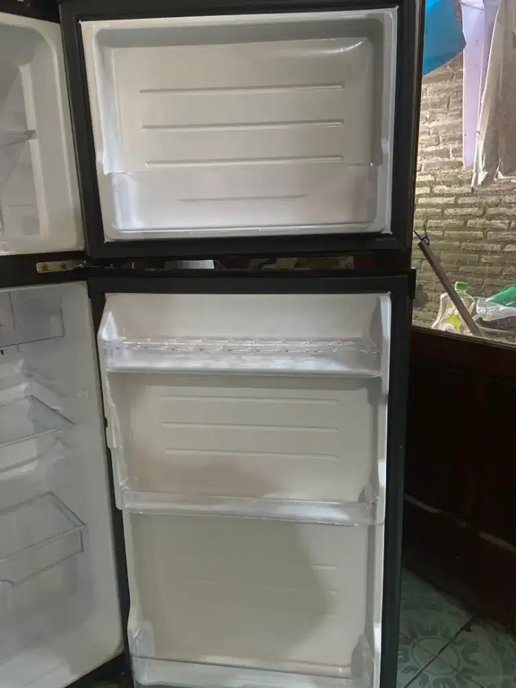 Kulkas 2 pintu Sharp