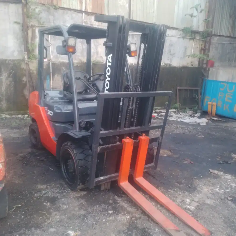 Forklift Toyota 3 Ton,Matic,Tiang 3 Meter,Mesin 1DZ-II,Tahun 2019