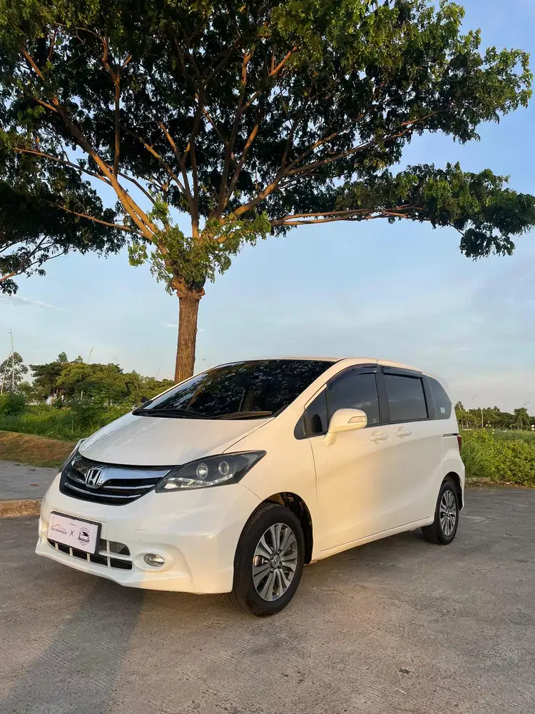 DP rendah/Angsuran ringan HONDA FREED PSD MATIC 2013