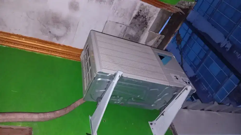 AC DAIKIN 1 PK baru pakai setahun