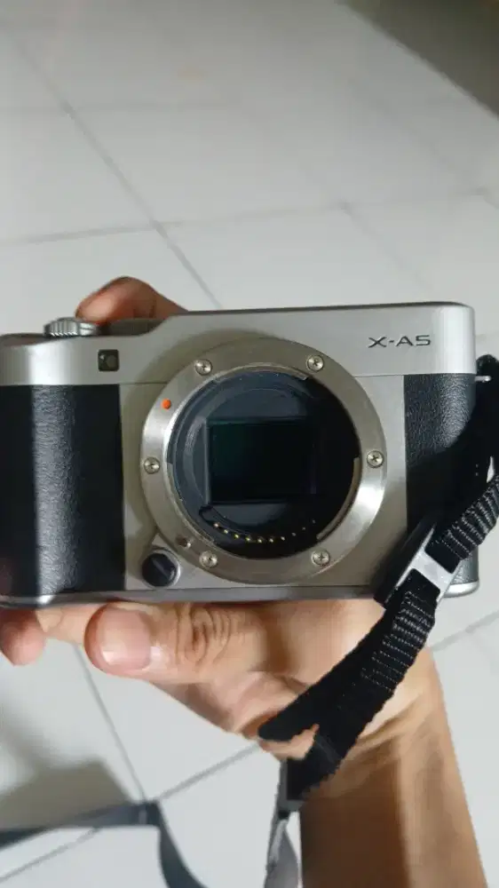 Fujifilm X-A5 Mirrorless Silver Edition