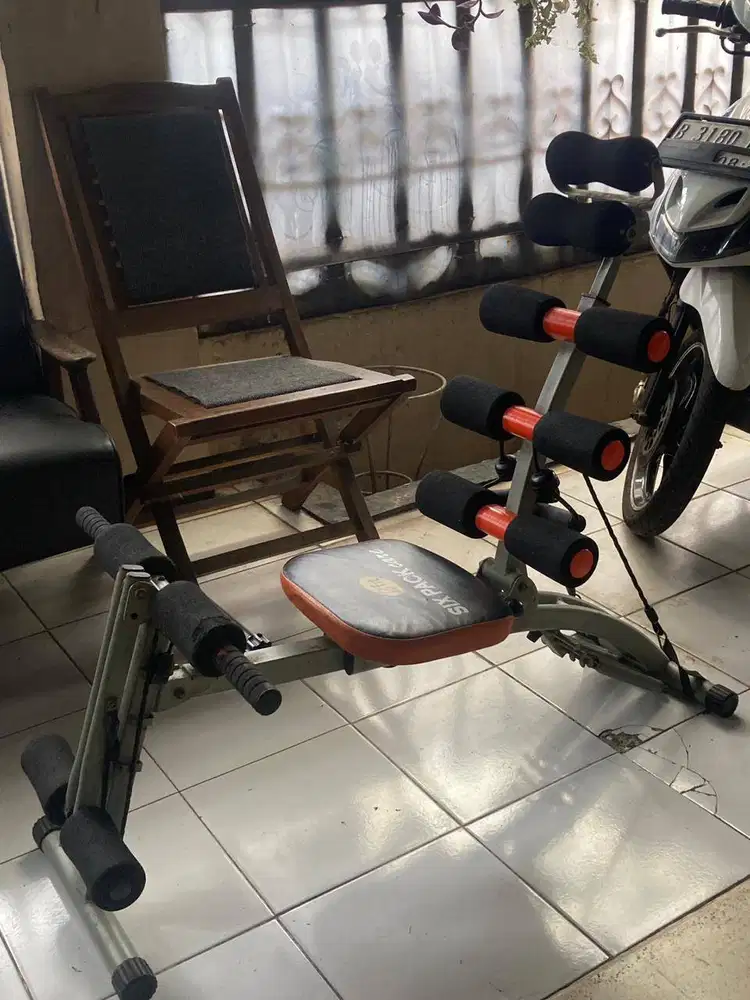 Alat kebugaran dan pembentuk perut Six Pack BFit