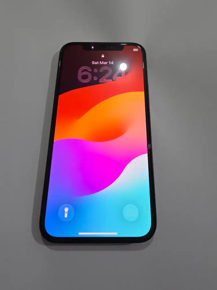 DIJUAL iPhone 12 64GB Hitam – Fullset Lengkap – BH 100% – Ex Inter