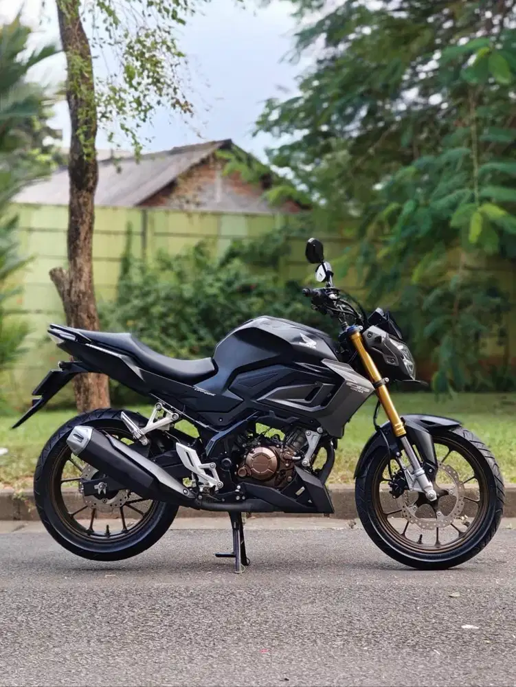 HONDA NEW CB 150R 2022 BLACK KM 4K PAJAK HIDUP RASA BARU