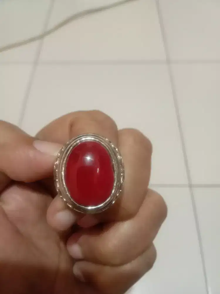 Cincin batu Red Baron