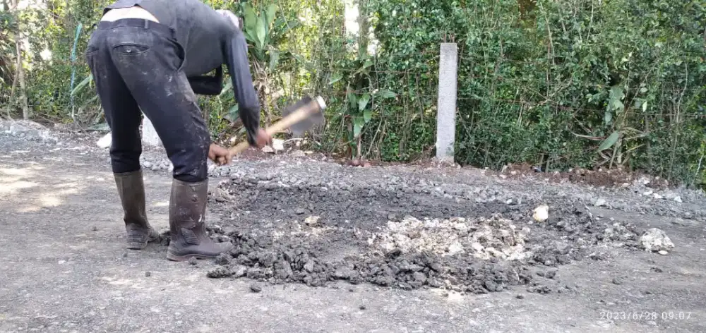 Cut and fill paving bongkar rumah tua hotmix aspal