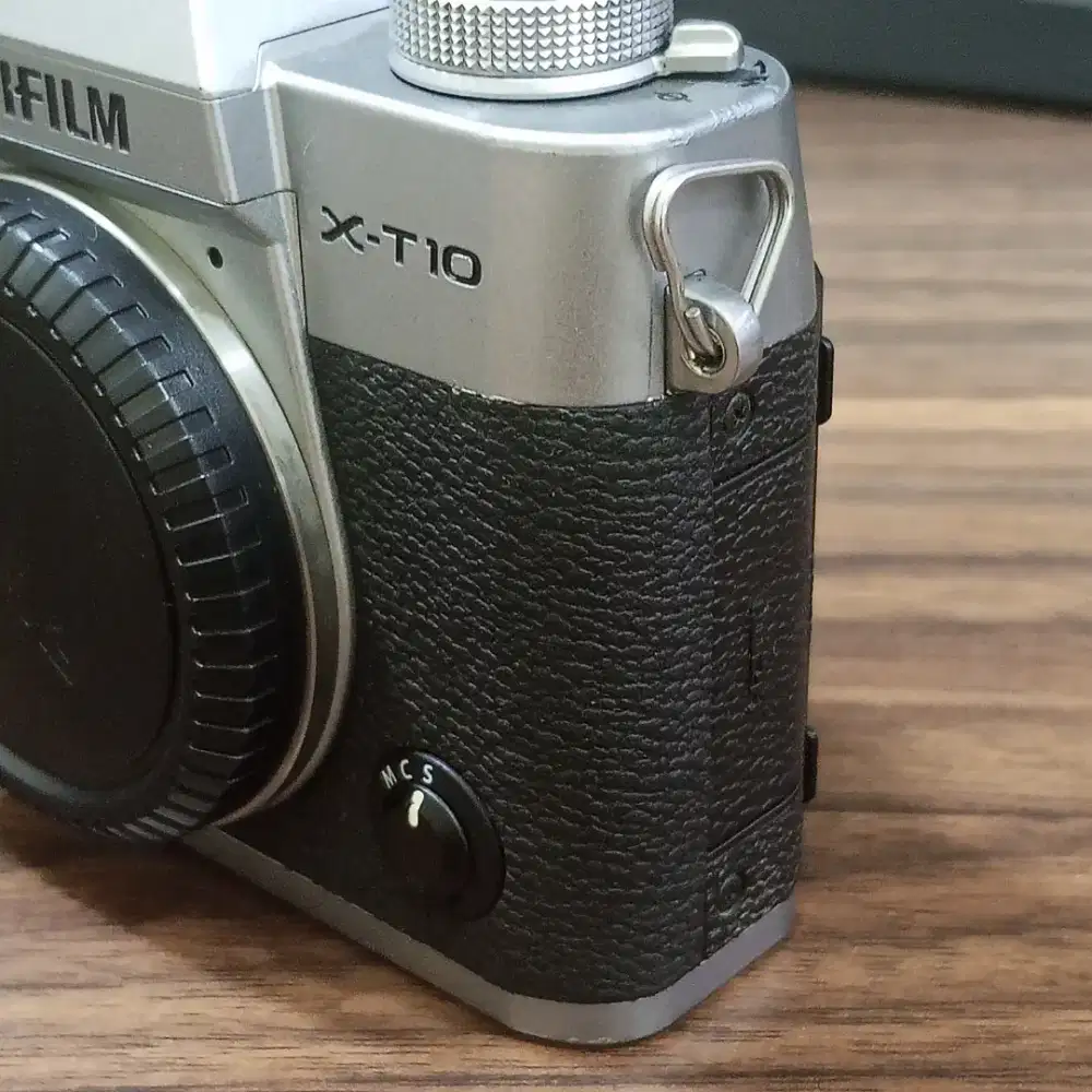 Kamera mirorrless Fujifilm xt10 body only murmer