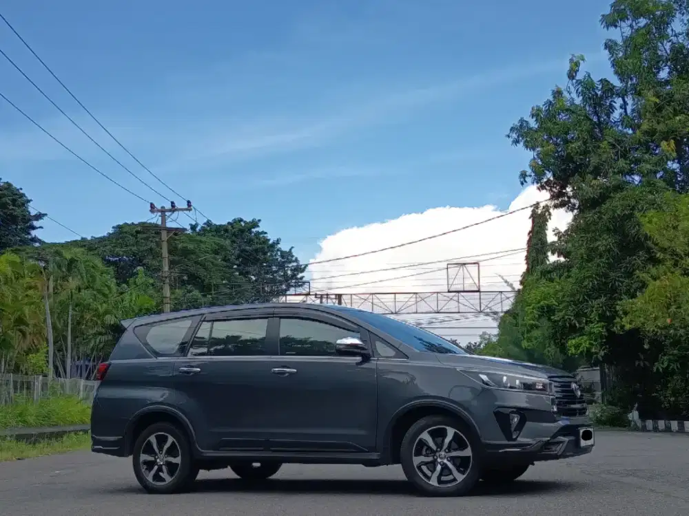 Toyota Kijang Innova Venturer Diesel 2022 Automatic Power Back Door