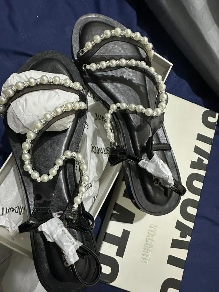 STACCATO *FREE ongkir shopee *NEW *sendal sandal flat mutiara pearl