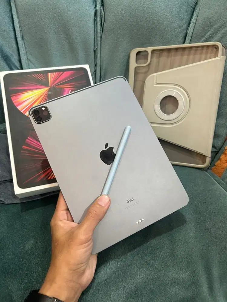 iPad Pro M1 ( 2021 ) + pen & case