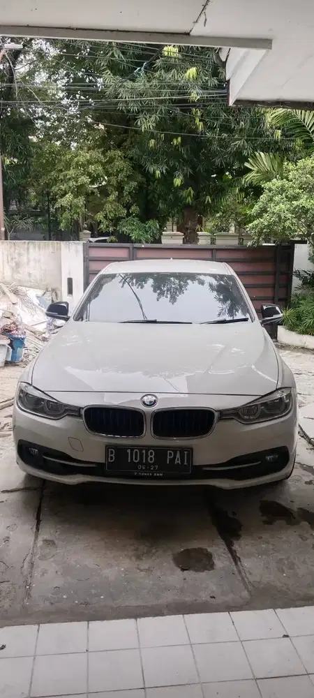 BMW 320i 2016 Putih – KM Rendah, Pajak Hidup, Siap Gas!