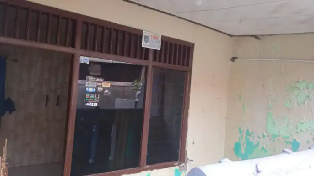 Dikontrakan beserta isi