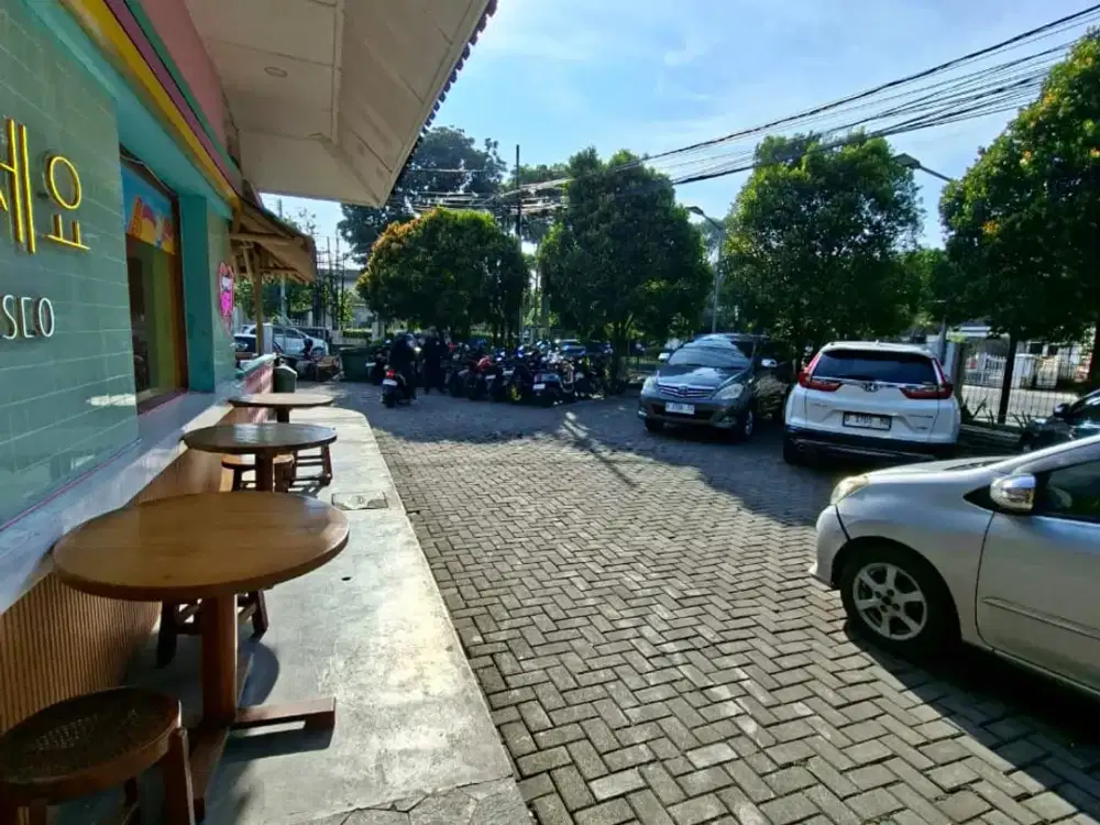 Ruang Usaha Hoek Strategis di Punawarman Bandung