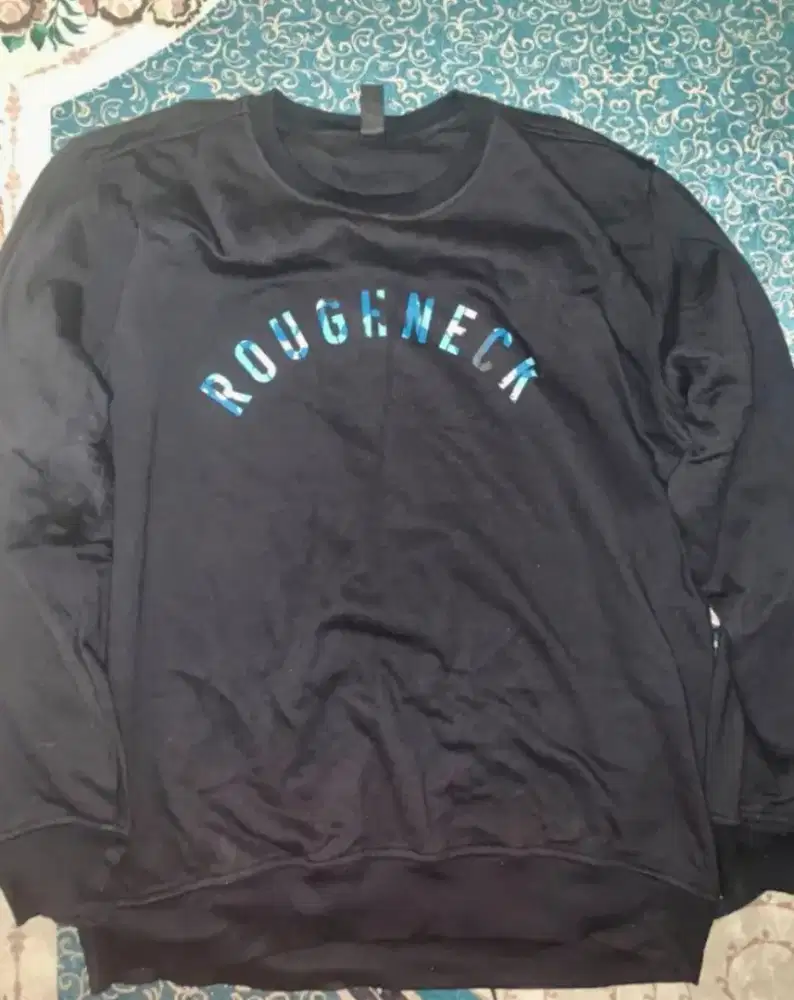 Sweater rougeneck pria