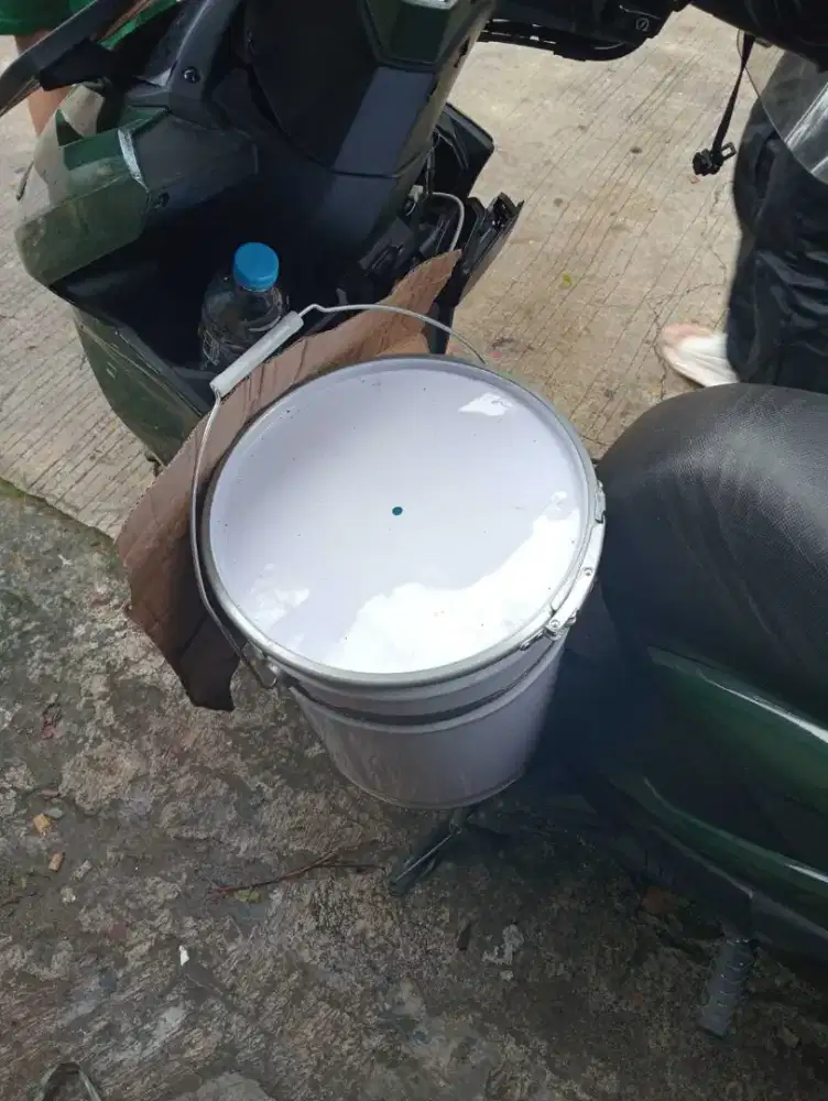 Cat minyak kemasan 20 kg