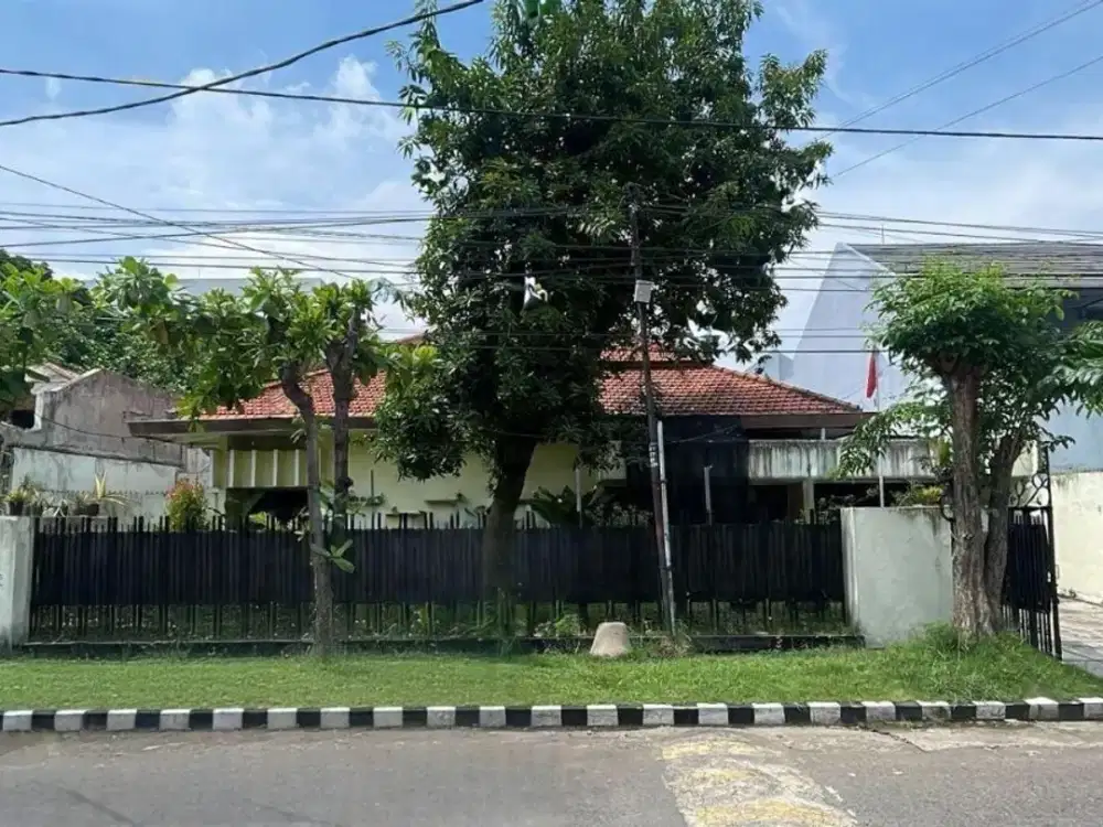 Rumah dijual cocok untuk tempat tinggal / Usaha / Kantor lokasi di Jemursari