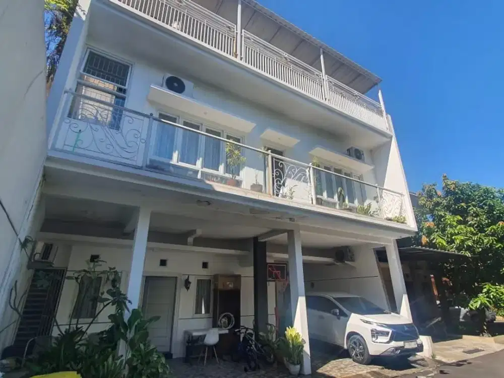Rumah lelang Murah siap huni SHM 3 lantai bagus di Cluster Graya Mars, Bandung